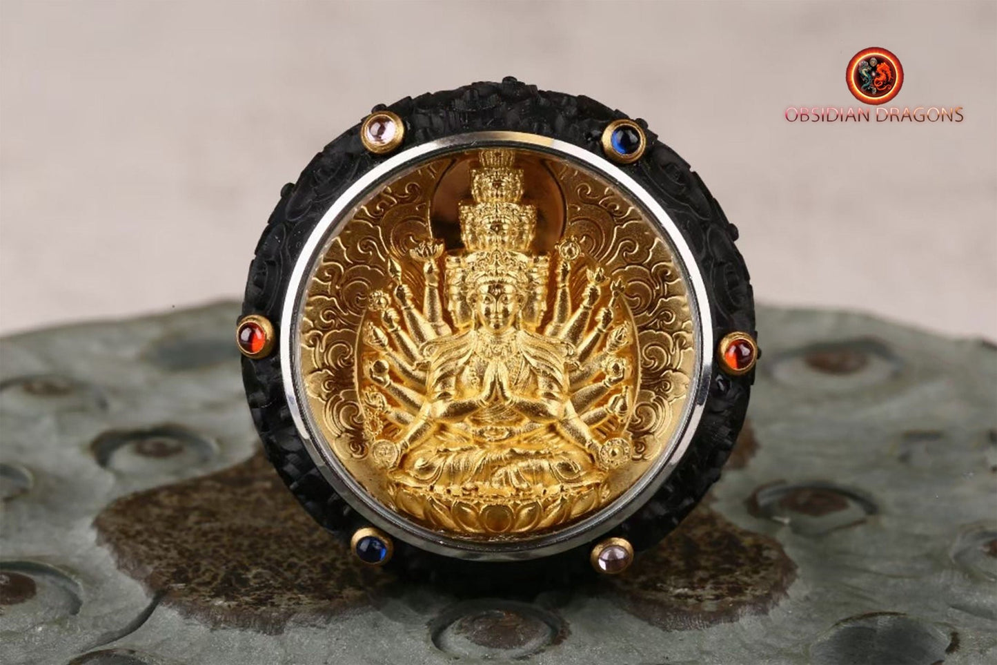 Pendentif Bouddha- Ghau- Chenrezi milles bras
