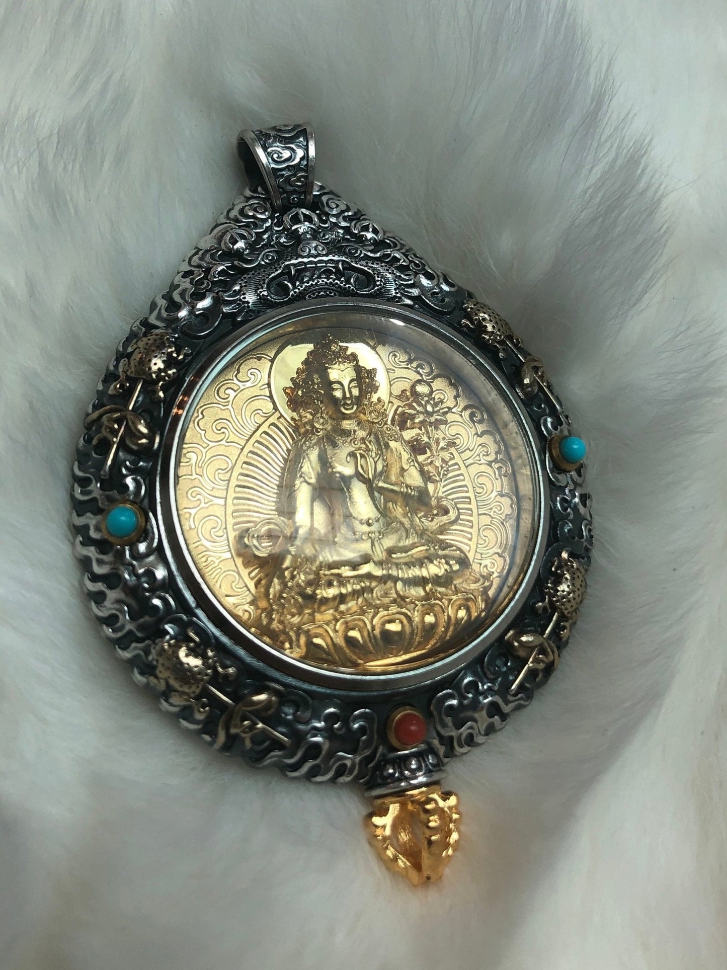 Pendentif Bouddha. Manjushri bodhisattva. Ghau tibétain. Argent massif et plaqué or 18k. - obsidian dragon
