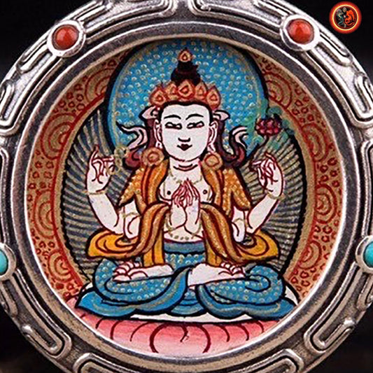 Pendentif tangka traditionnel- Ghau- bouddha Chenrezi