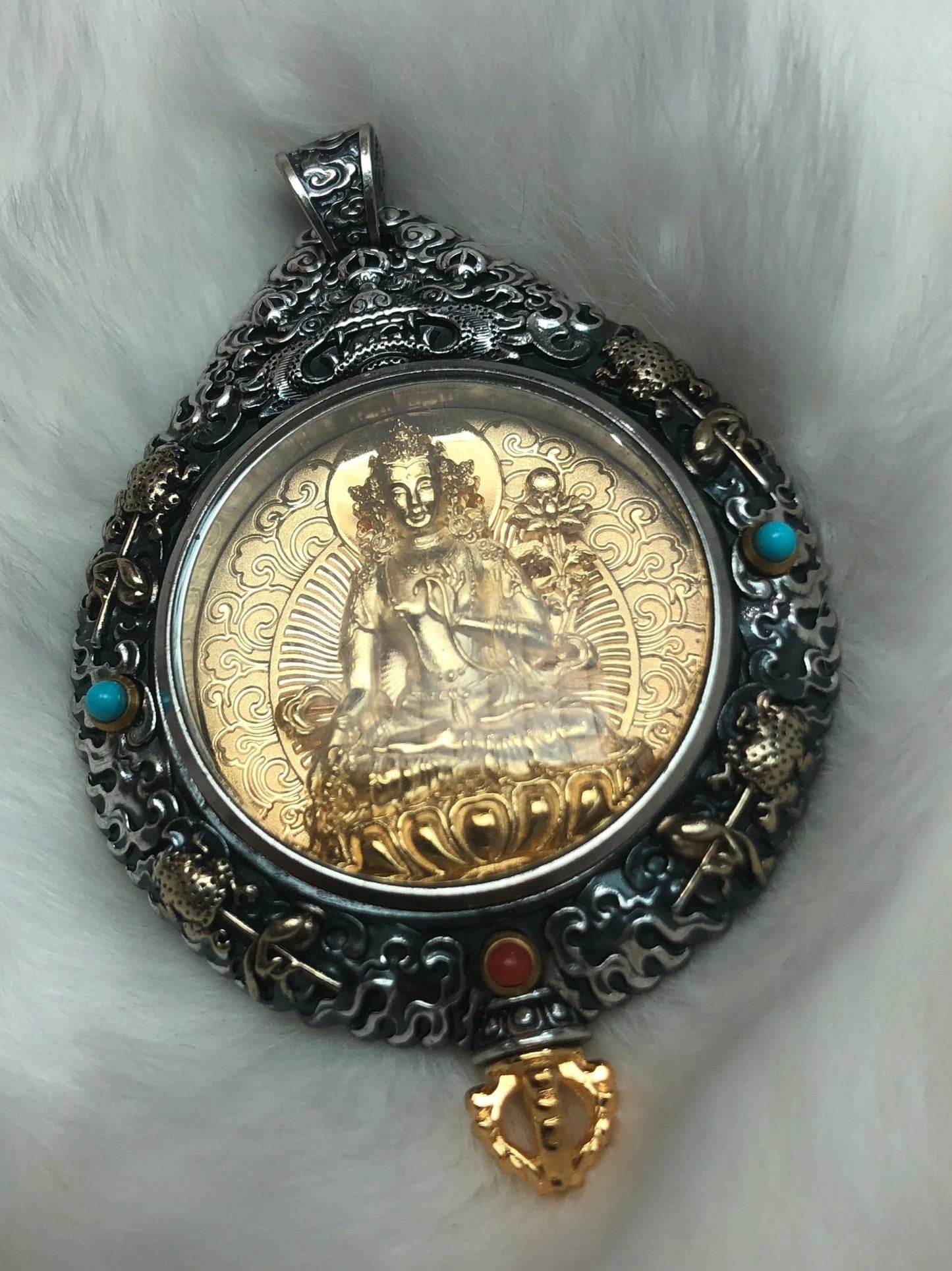 Pendentif Bouddha. Manjushri bodhisattva. Ghau tibétain. Argent massif et plaqué or 18k. - obsidian dragon
