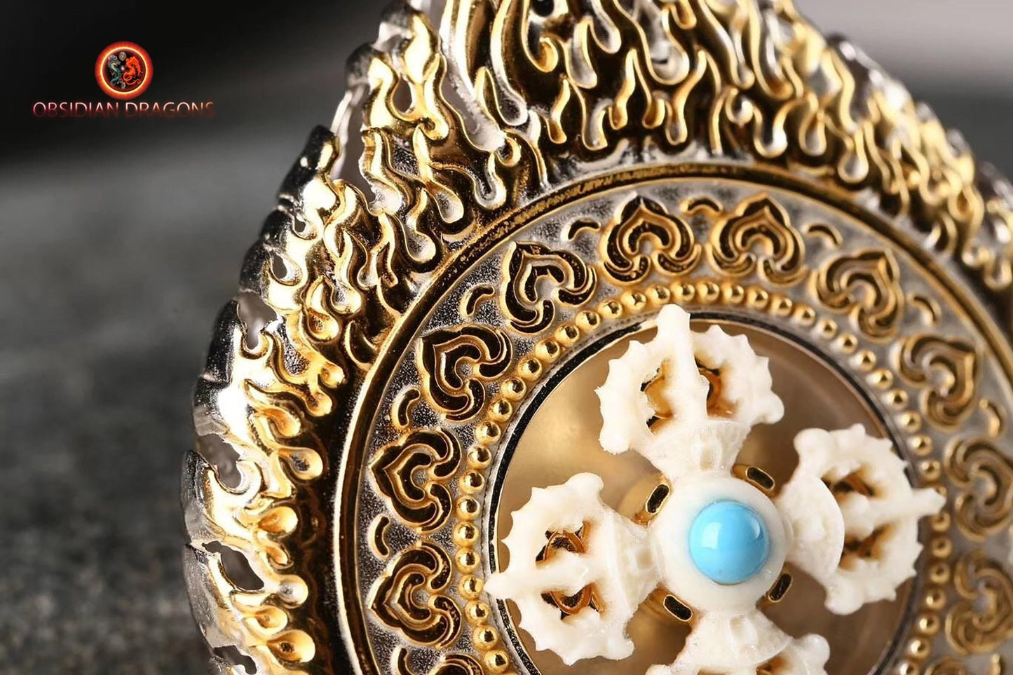 Pendentif ghau- Bouddha Vairocana
