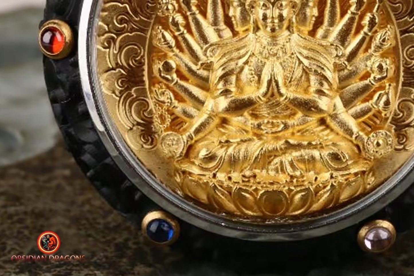 Pendentif Bouddha- Ghau- Chenrezi milles bras