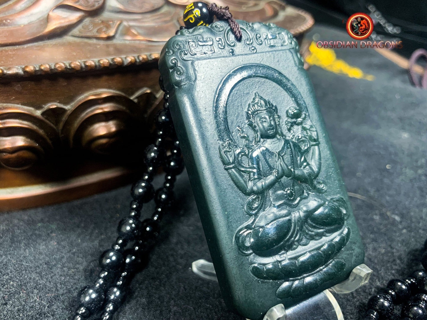 Pendentif bouddha en jade- Chenrezig en posture de Powa