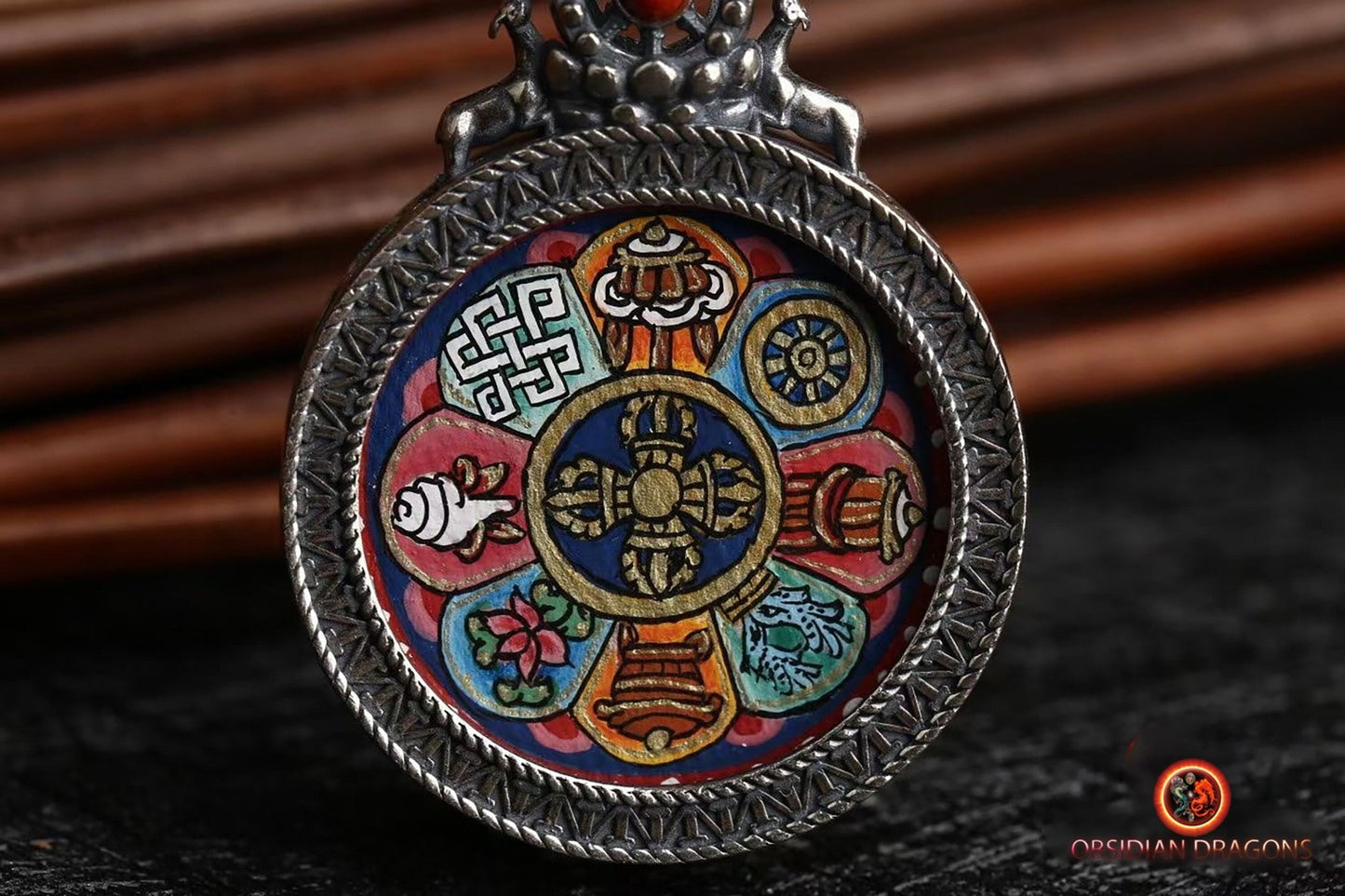 Pendentif Tangka tibétain- 8 signes auspicieux