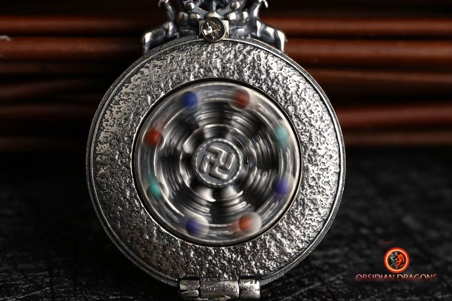 Pendentif Tangka tibétain- 8 signes auspicieux