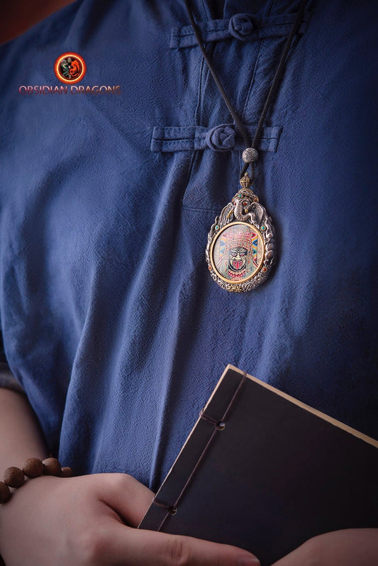 Pendentif thangka tibétain- Déité de la richesse Zakiram