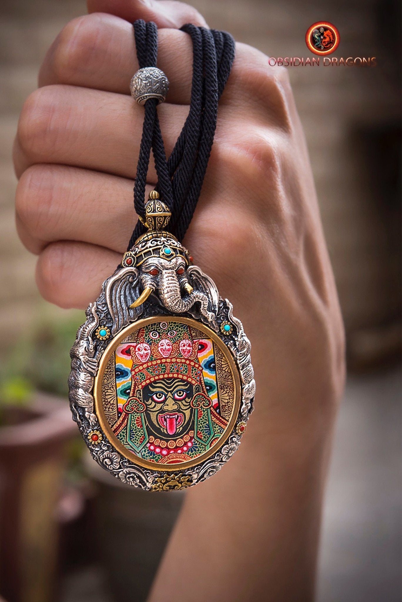 Pendentif thangka tibétain- Déité de la richesse Zakiram