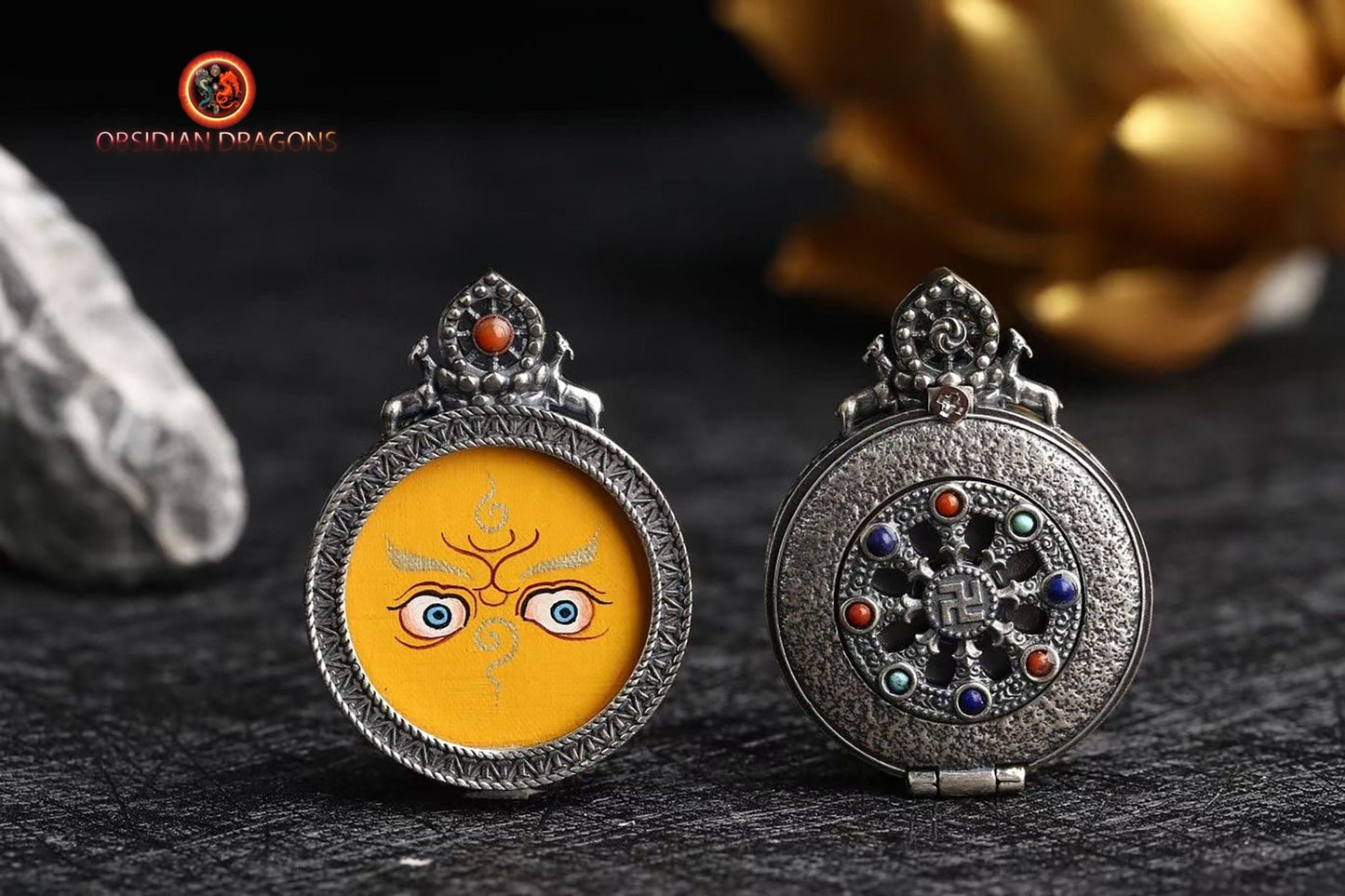 Pendentif Yeux de Bouddha Courroucés en Cinq Couleurs