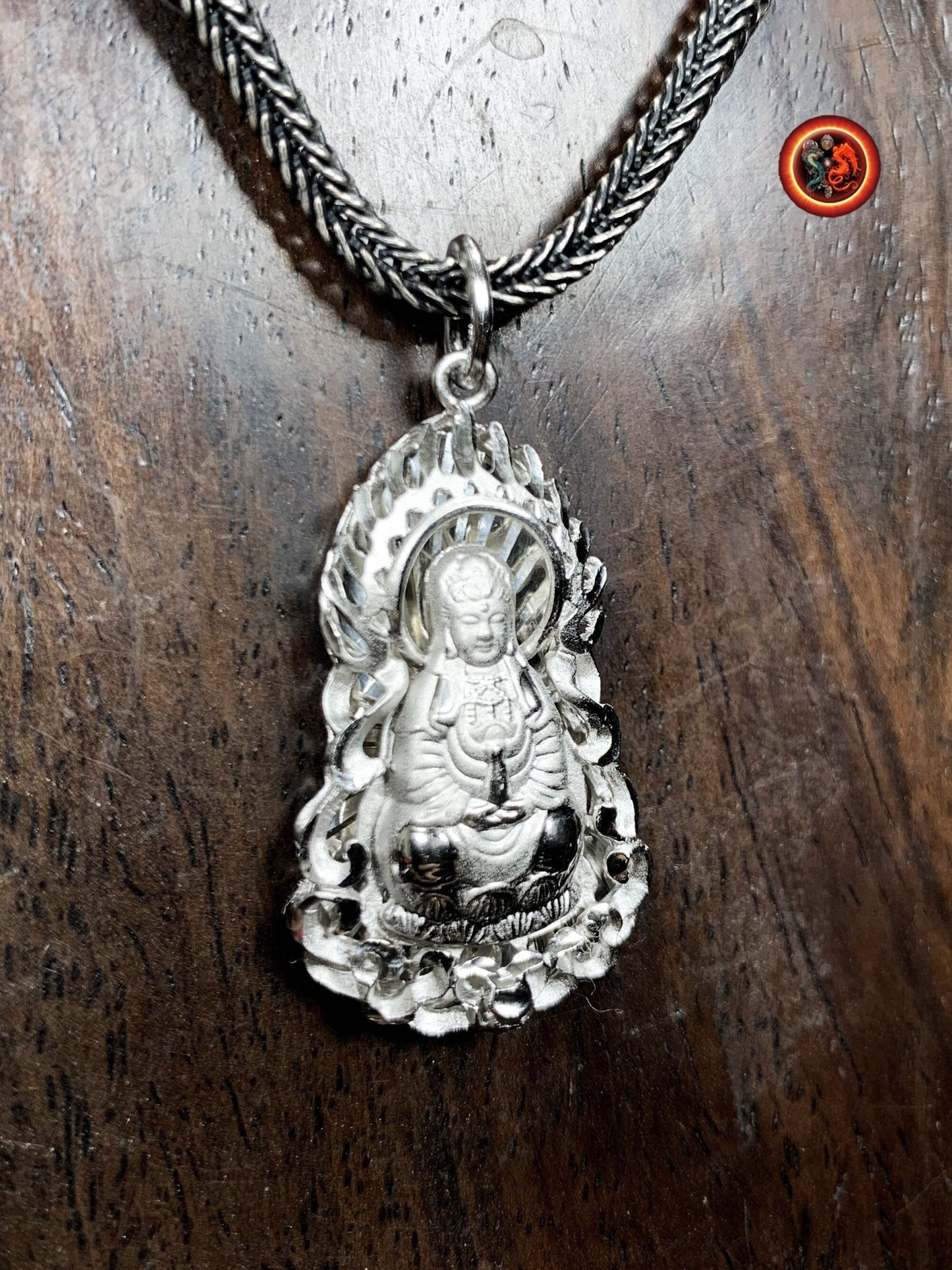 Pendentif bouddha en argent- Bodhisattva Guan Yin