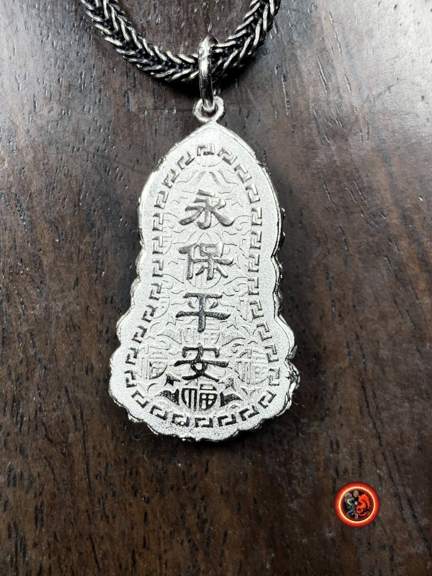 Pendentif bouddha en argent- Bodhisattva Guan Yin