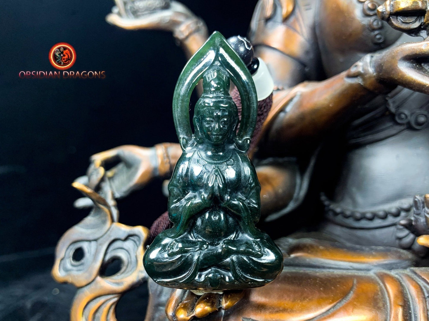 Pendentif bouddha en jade- Chenrezig