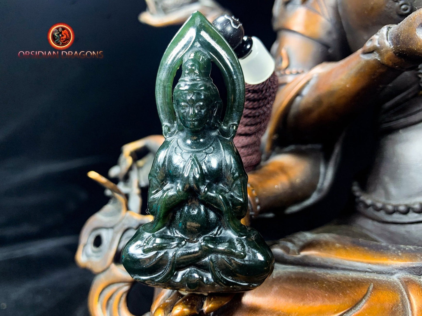 Pendentif bouddha en jade- Chenrezig