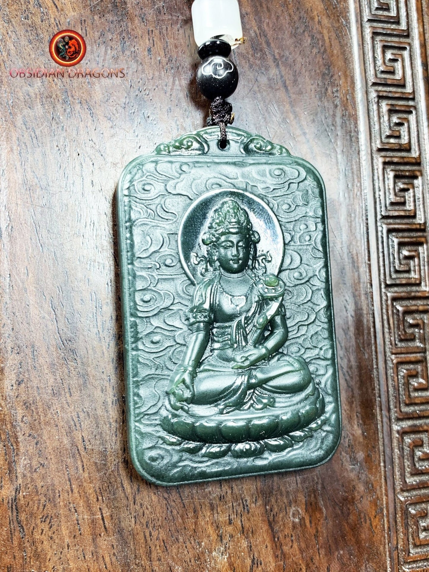 Pendentif bouddha en jade - Chenrezi