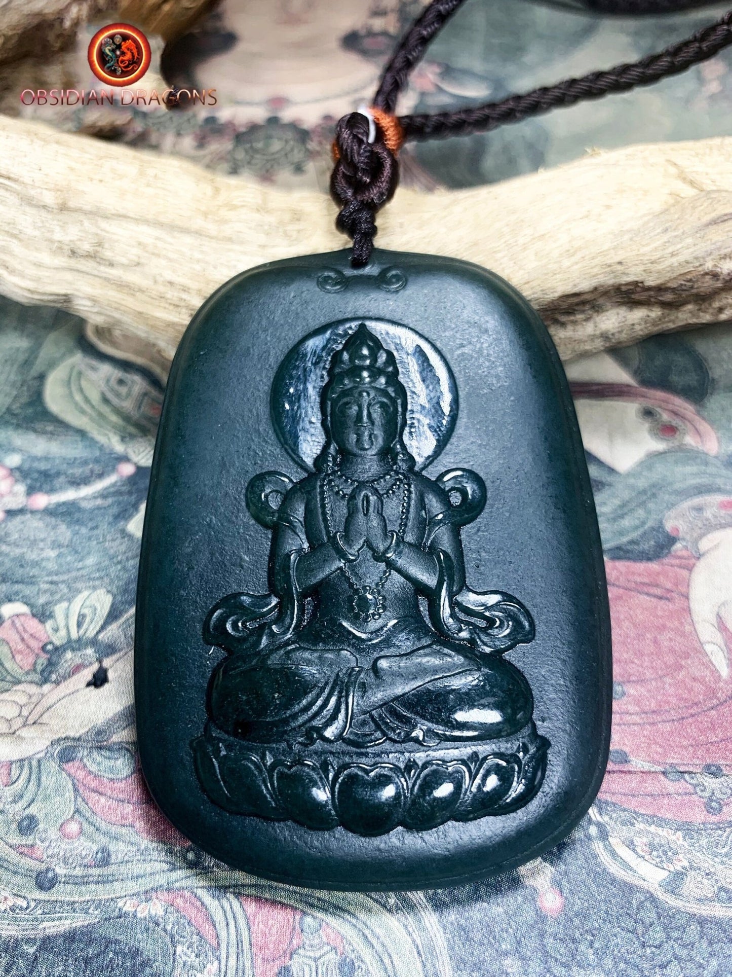 Pendentif bouddha en jade- Chenrezig