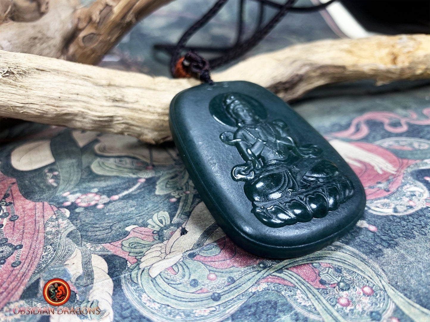 Pendentif bouddha en jade- Chenrezig
