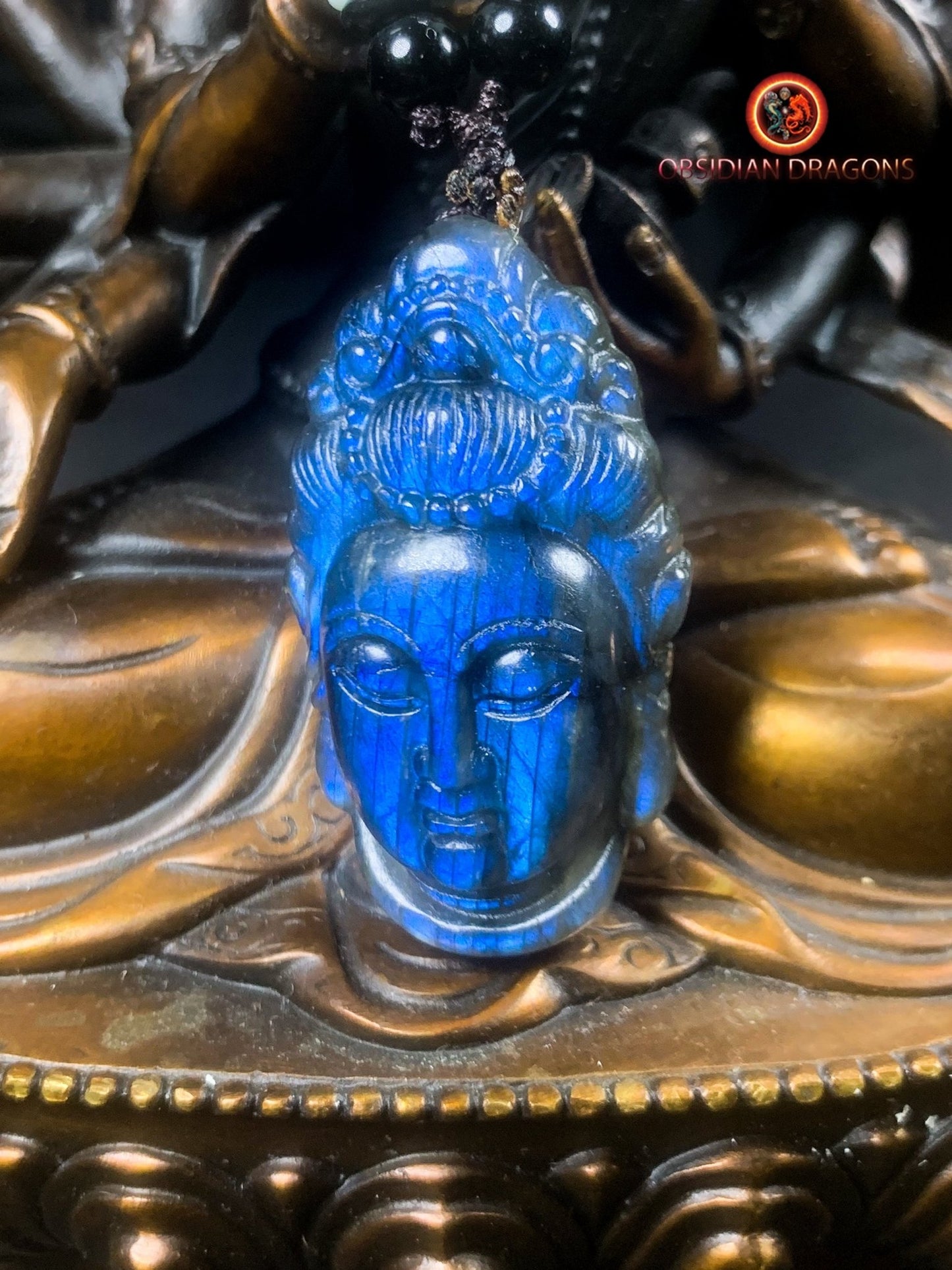 Pendentif Bouddha en labradorite- Guan Yin