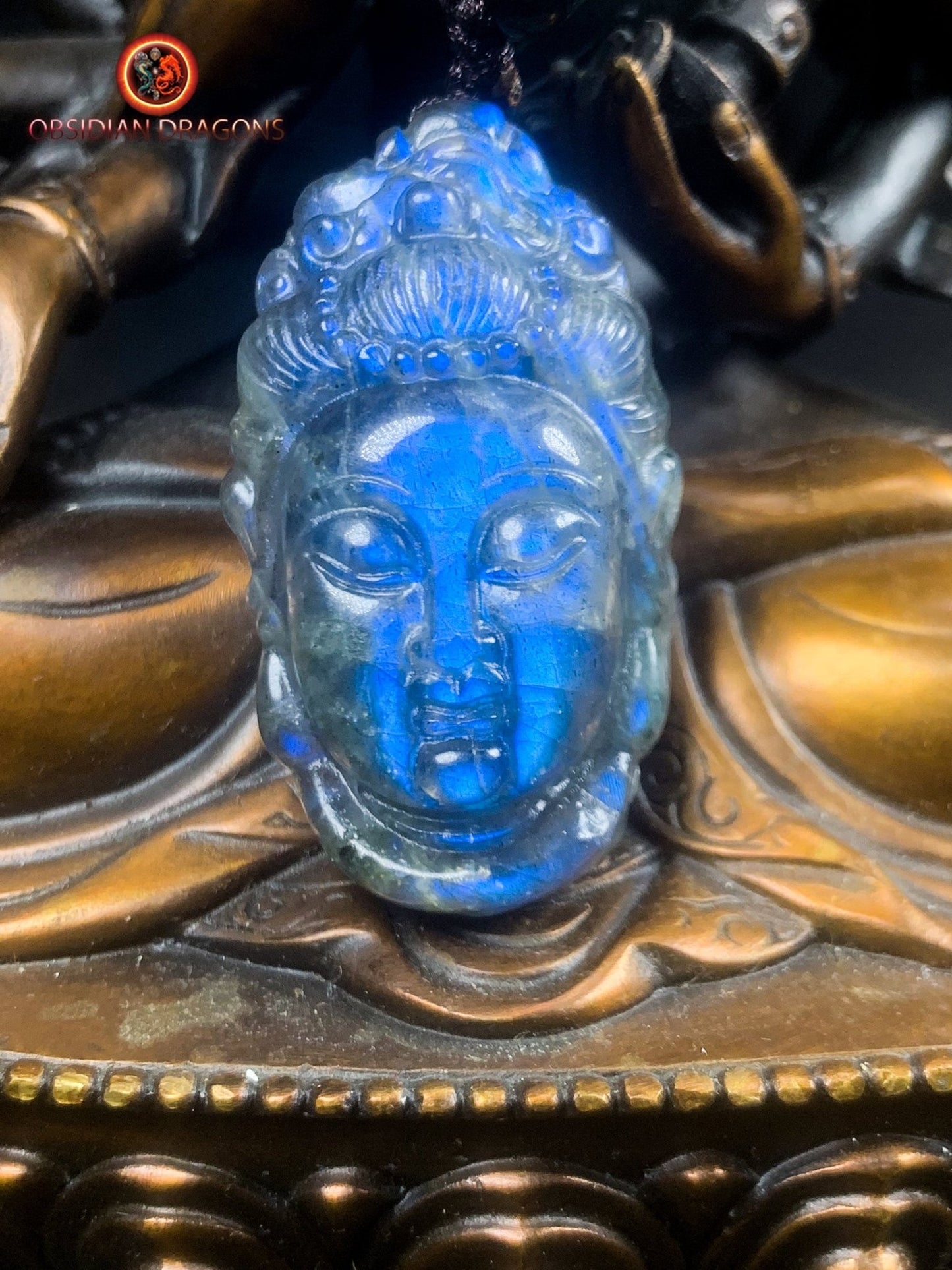Pendentif Bouddha en labradorite- Guan Yin