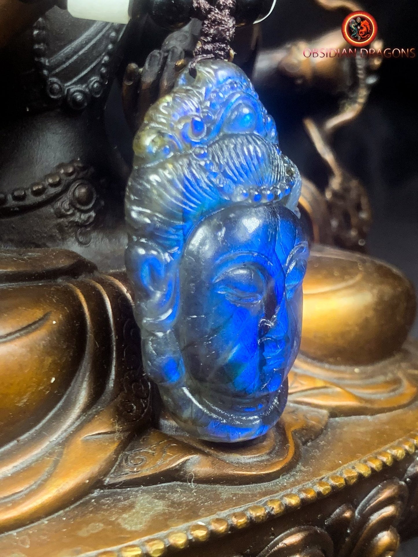 Pendentif Bouddha en labradorite- Guan Yin