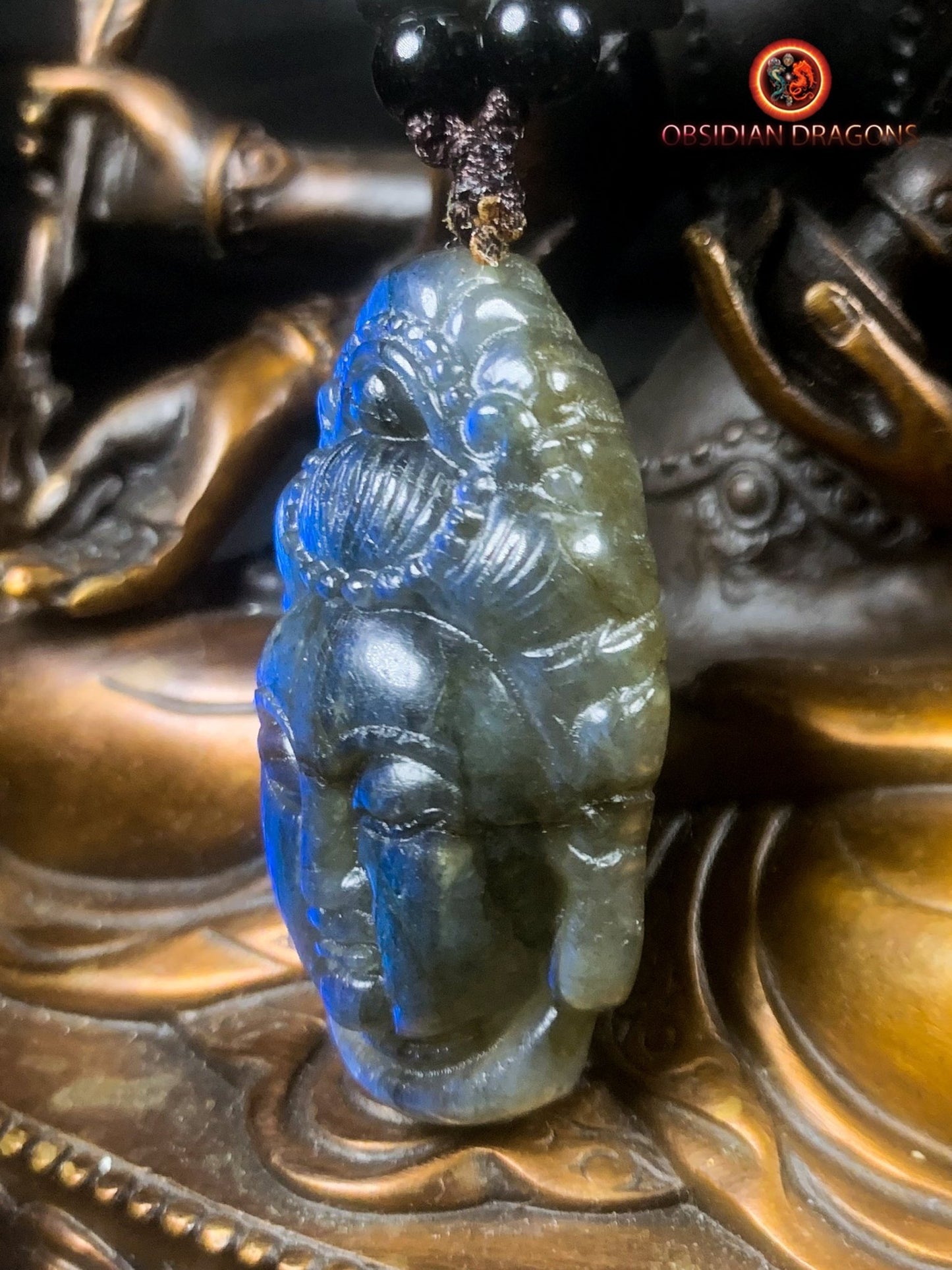 Pendentif Bouddha en labradorite- Guan Yin