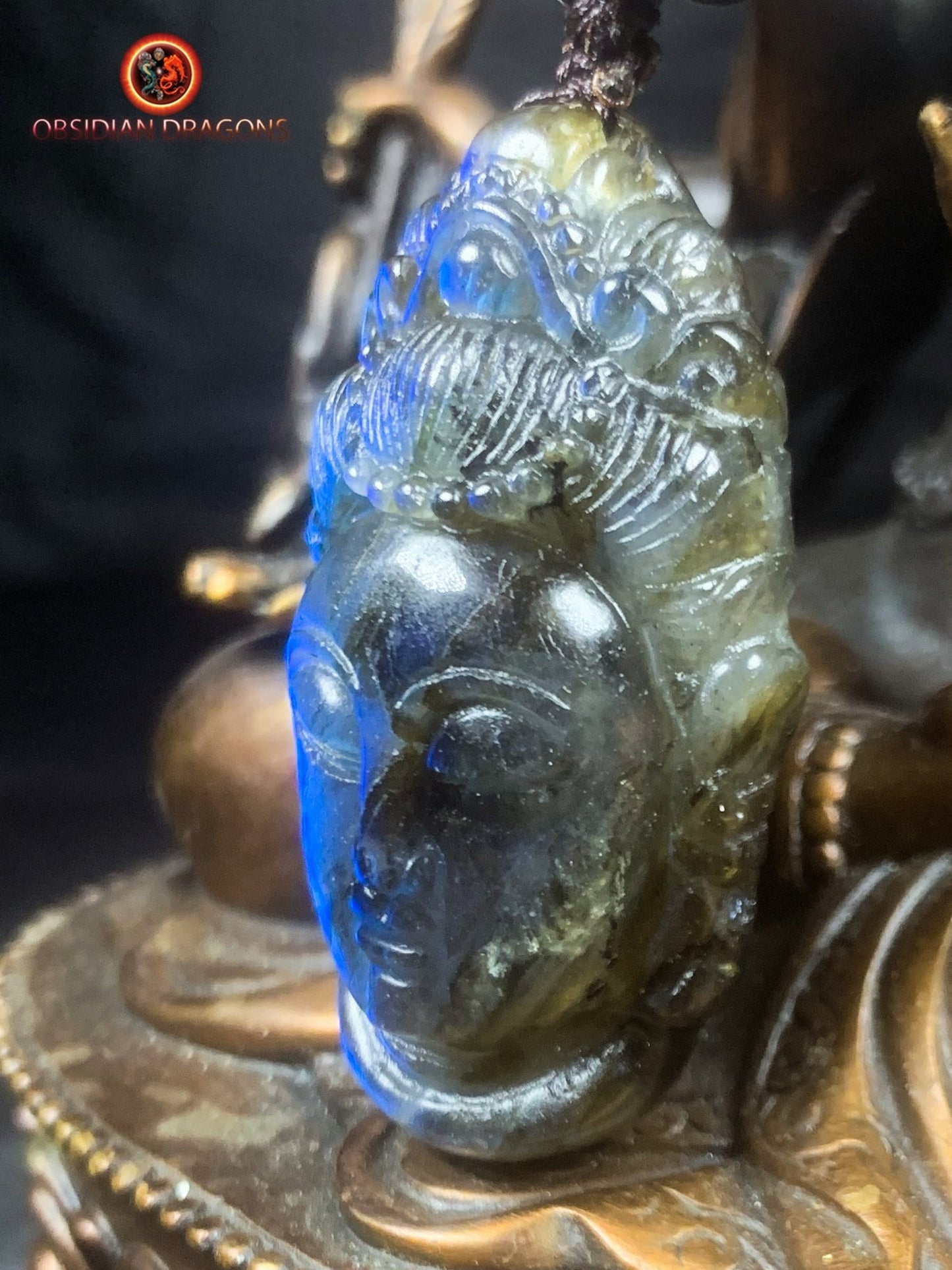 Pendentif Bouddha en labradorite- Guan Yin