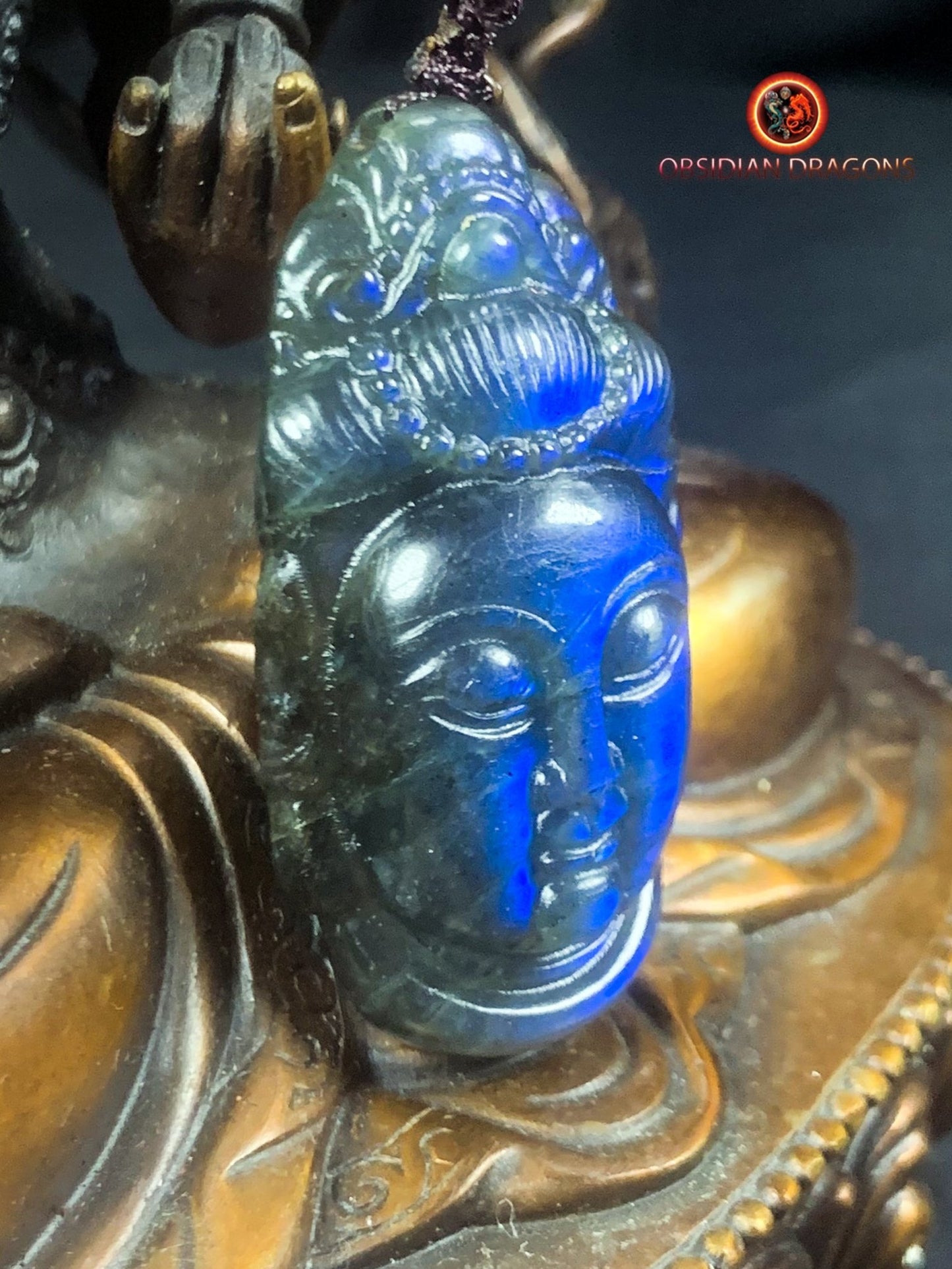 Pendentif Bouddha en labradorite- Guan Yin