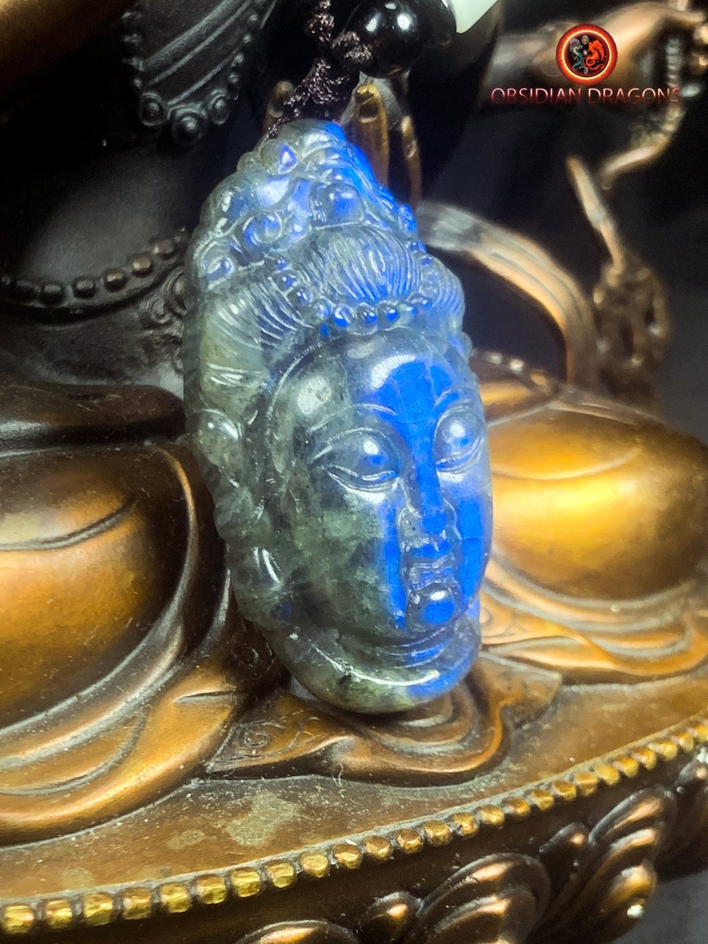 Pendentif Bouddha en labradorite- Guan Yin