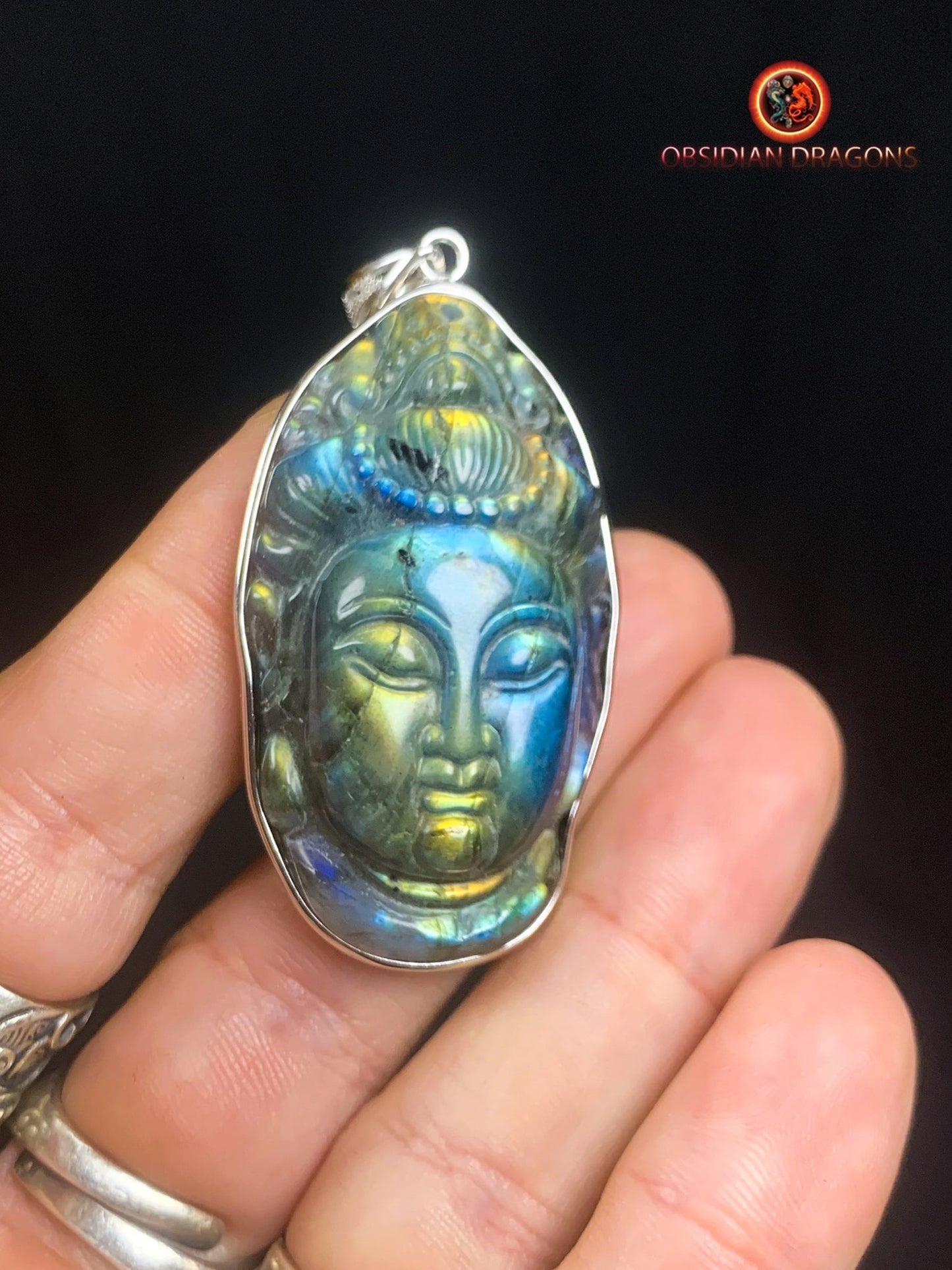 Pendentif bouddha en labradorite- Guan Yin