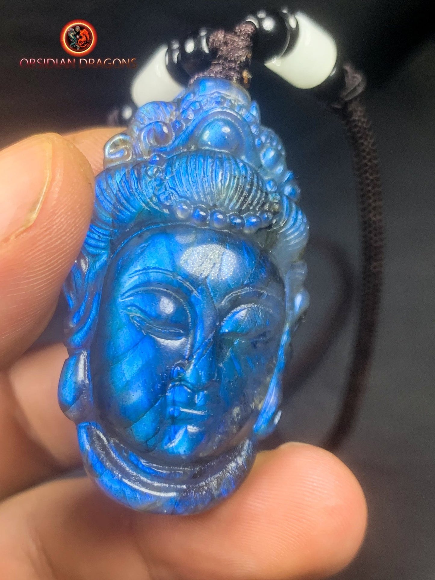 Pendentif Bouddha en labradorite- Guan Yin