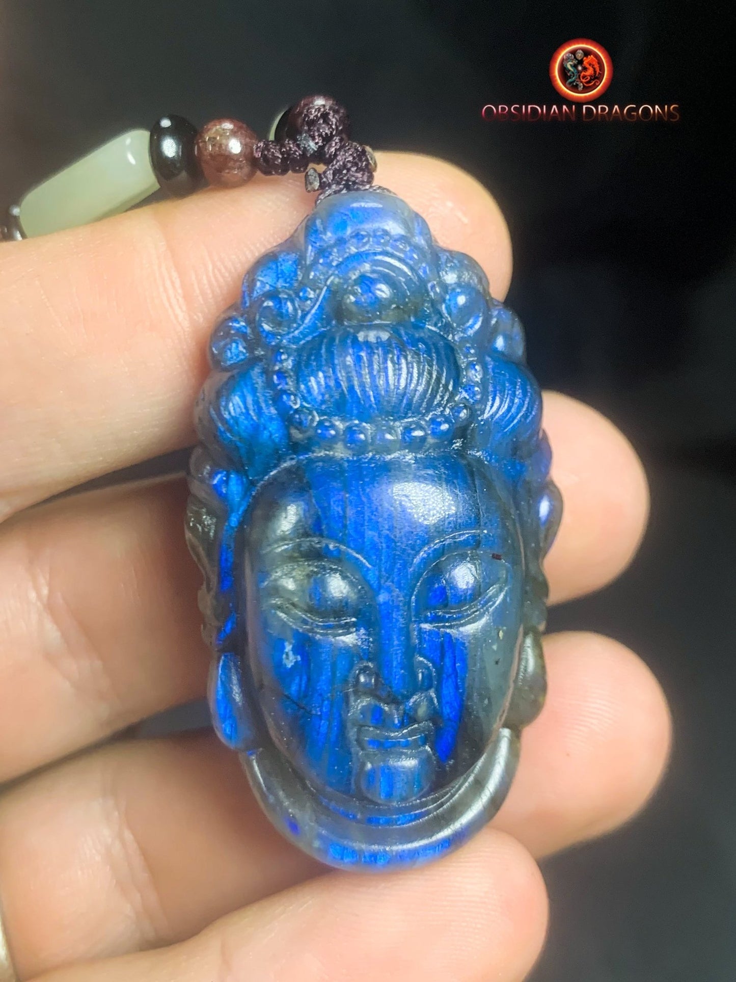 Pendentif Bouddha en labradorite- Guan Yin