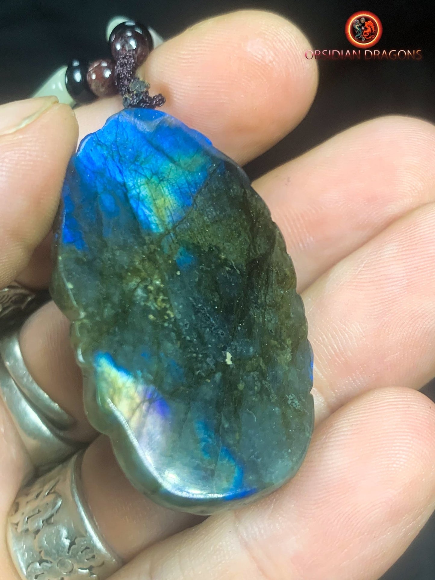 Pendentif Bouddha en labradorite- Guan Yin