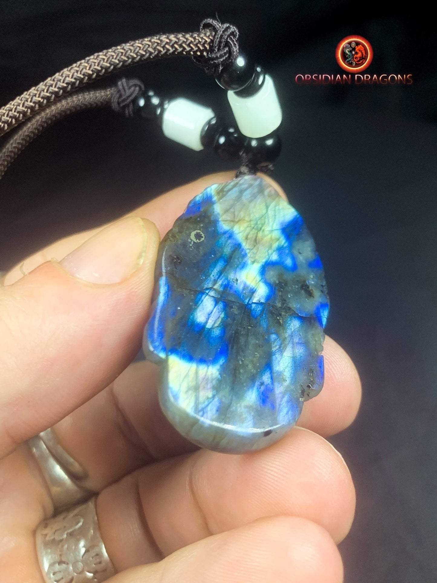Pendentif Bouddha en labradorite- Guan Yin