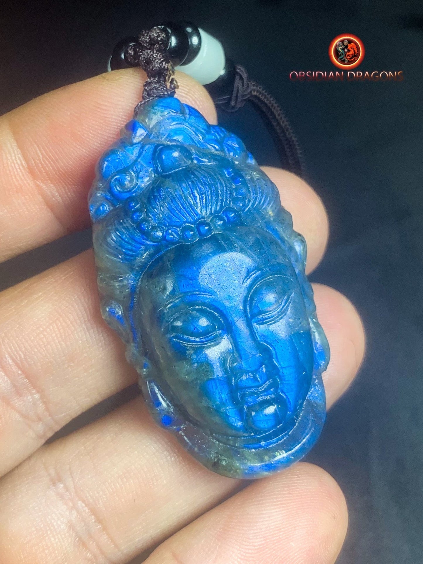 Pendentif Bouddha en labradorite- Guan Yin
