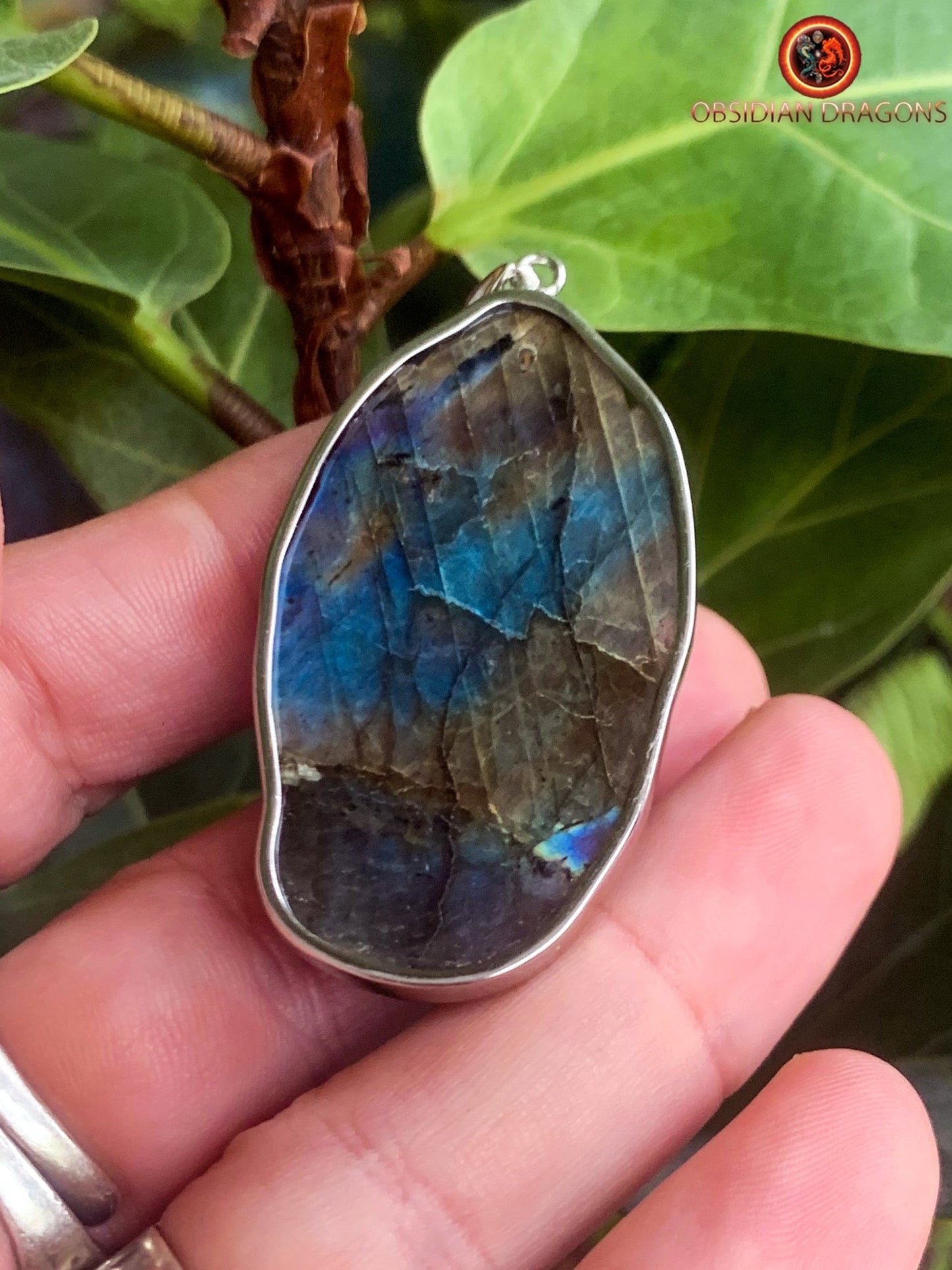 Pendentif bouddha en labradorite- Guan Yin