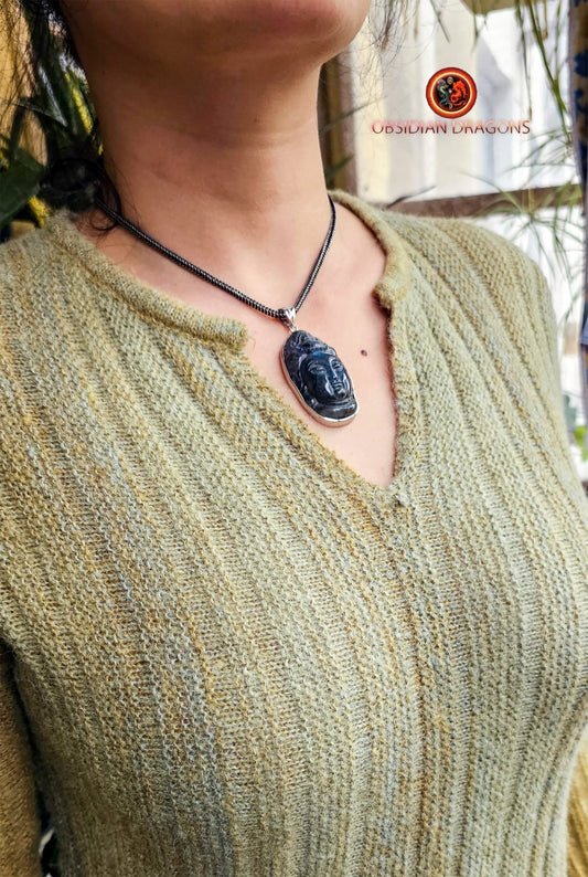 Pendentif bouddha en labradorite- Guan Yin