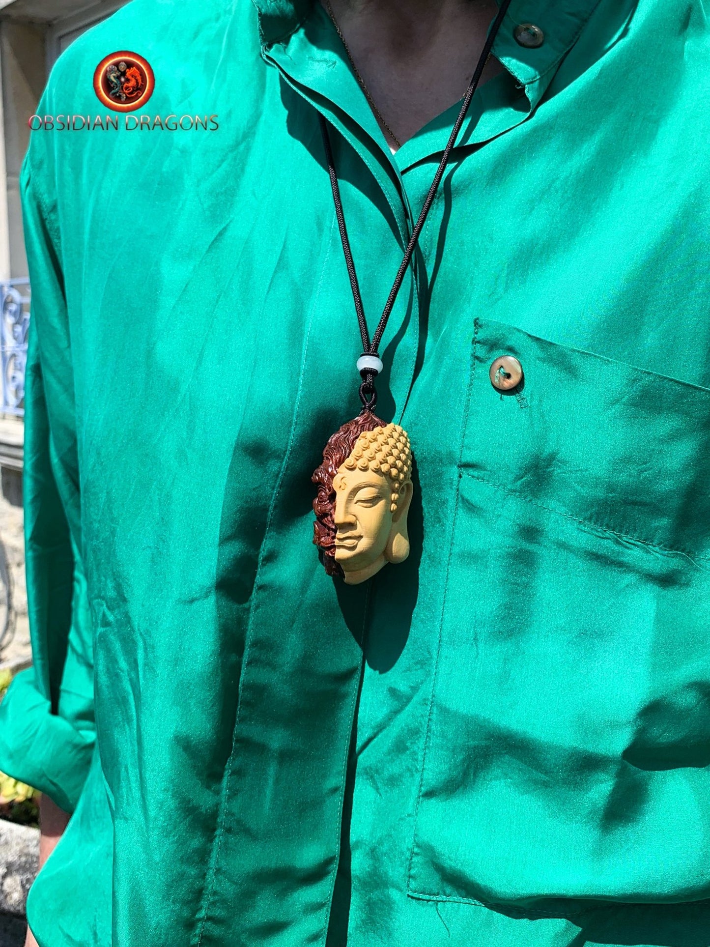 Pendentif mi-Bouddha mi-Mara : Éveil et Dualité