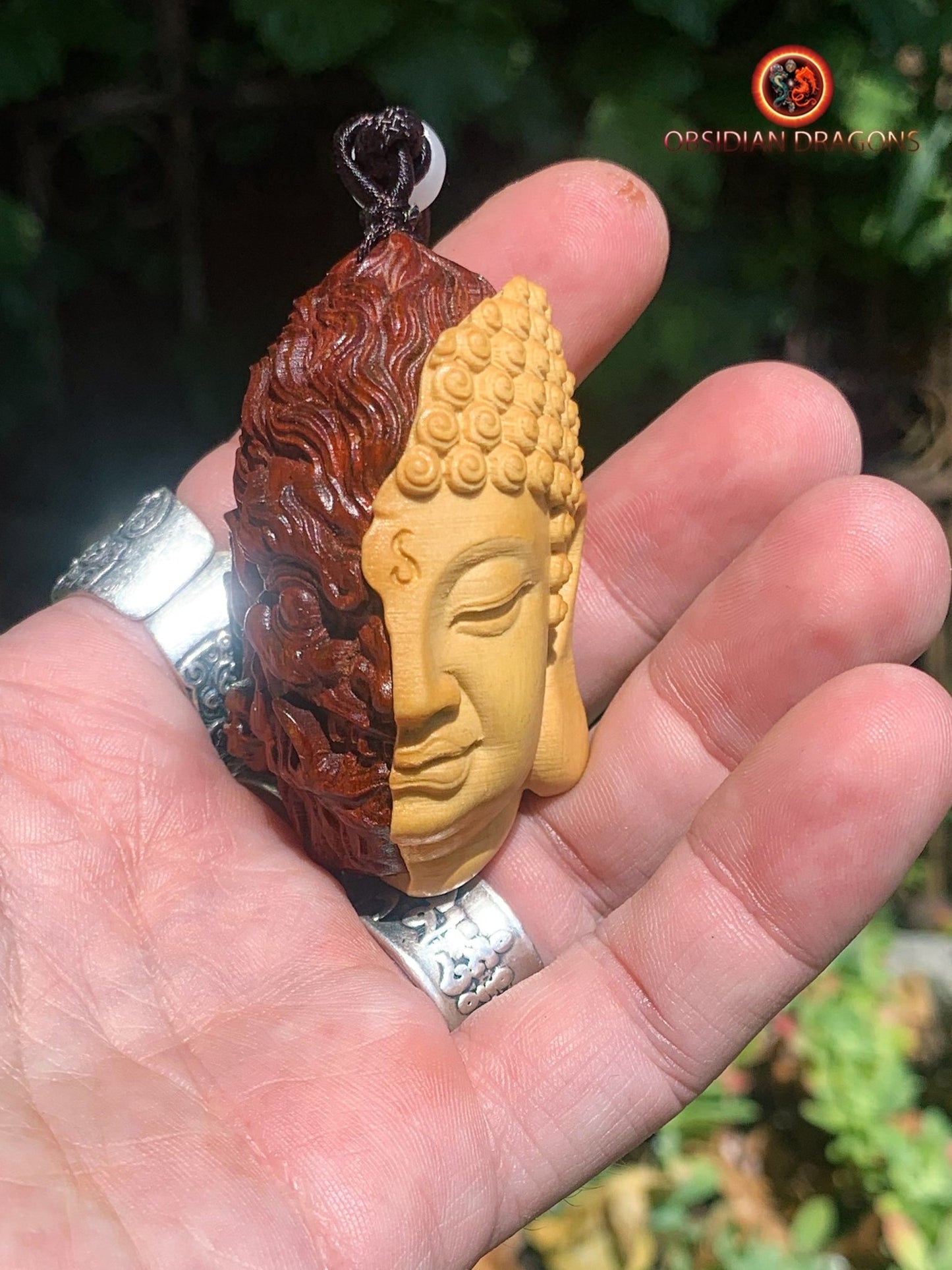 Pendentif mi-Bouddha mi-Mara : Éveil et Dualité