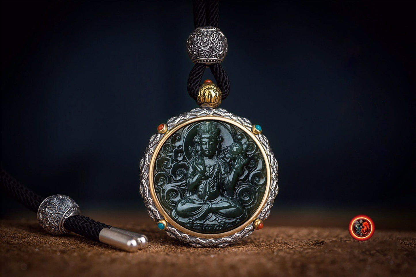 Pendentif bouddha en jade. Mahasthamaprapta. pendentif protection bouddhiste. argent 925. mantra de la compassion tournant - obsidian dragon