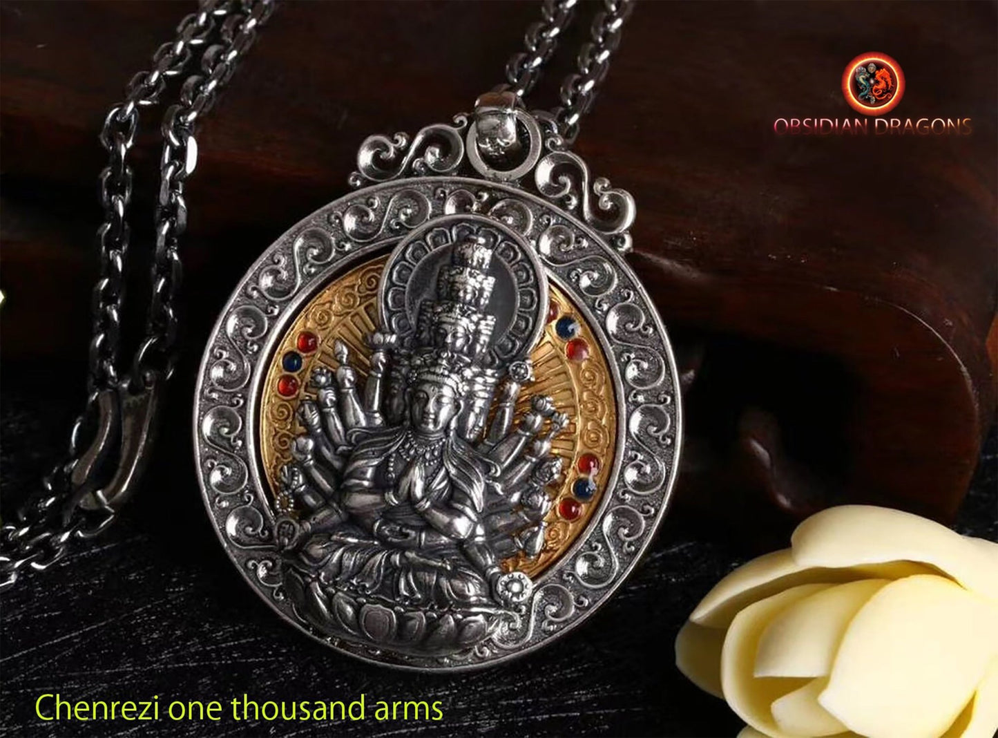 Pendentif Bouddha- Chenrezi milles bras- Compassion Infinie