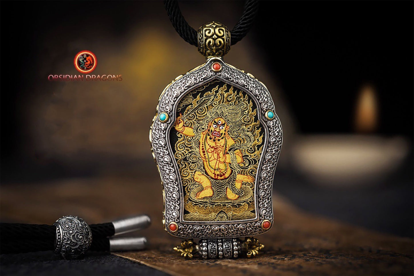 Pendentif Bouddha Acala. Ghau, amulette de protection tibétaine. Véritable tangka artisanal - obsidian dragon