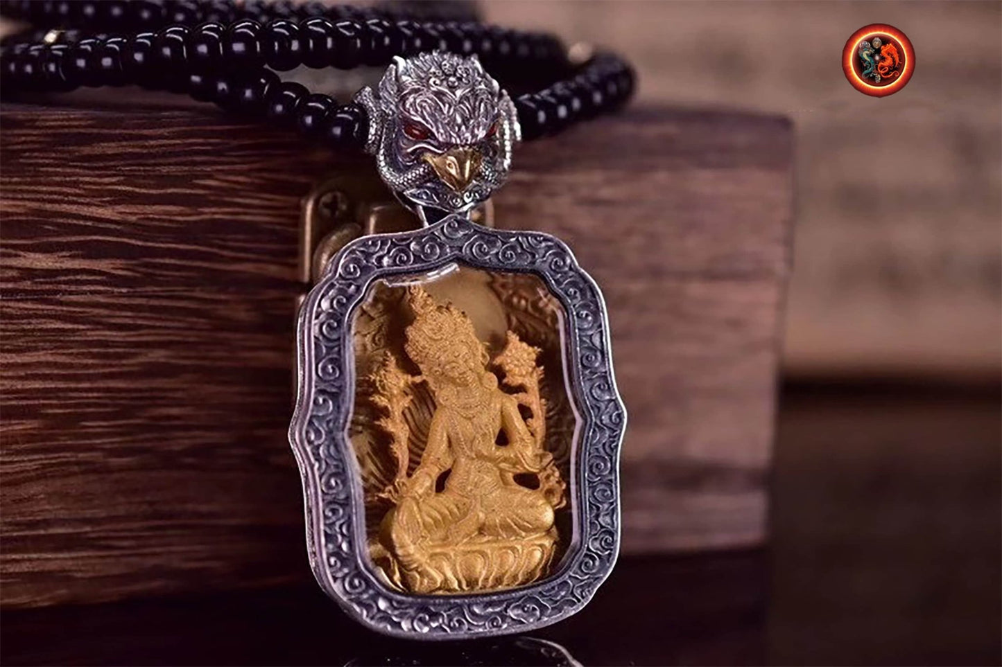 pendentif amulette de protection bouddhiste bouddha Tara Blanche mala de prière et méditation 108 perles, argent 925 or 18K bélière Garuda - obsidian dragon