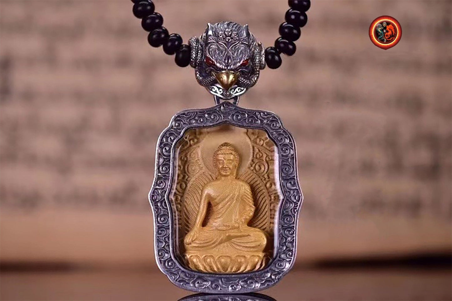 pendentif amulette de protection bouddhiste Bouddha Vairocana mala de prière et méditation 108 perles, argent 925 or 18K bélière Garuda - obsidian dragon