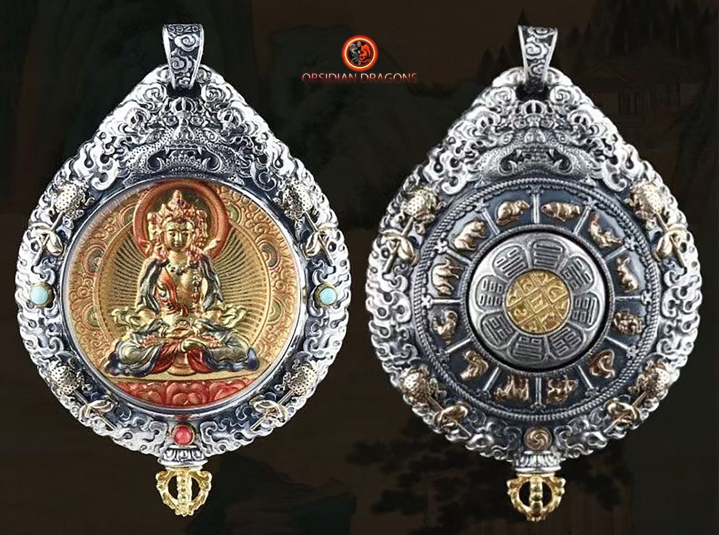 pendentif bouddha. protection de Vairocana. Authentique ghau avec tangka peint sur or. Amulette bouddhiste vajrayana - obsidian dragon