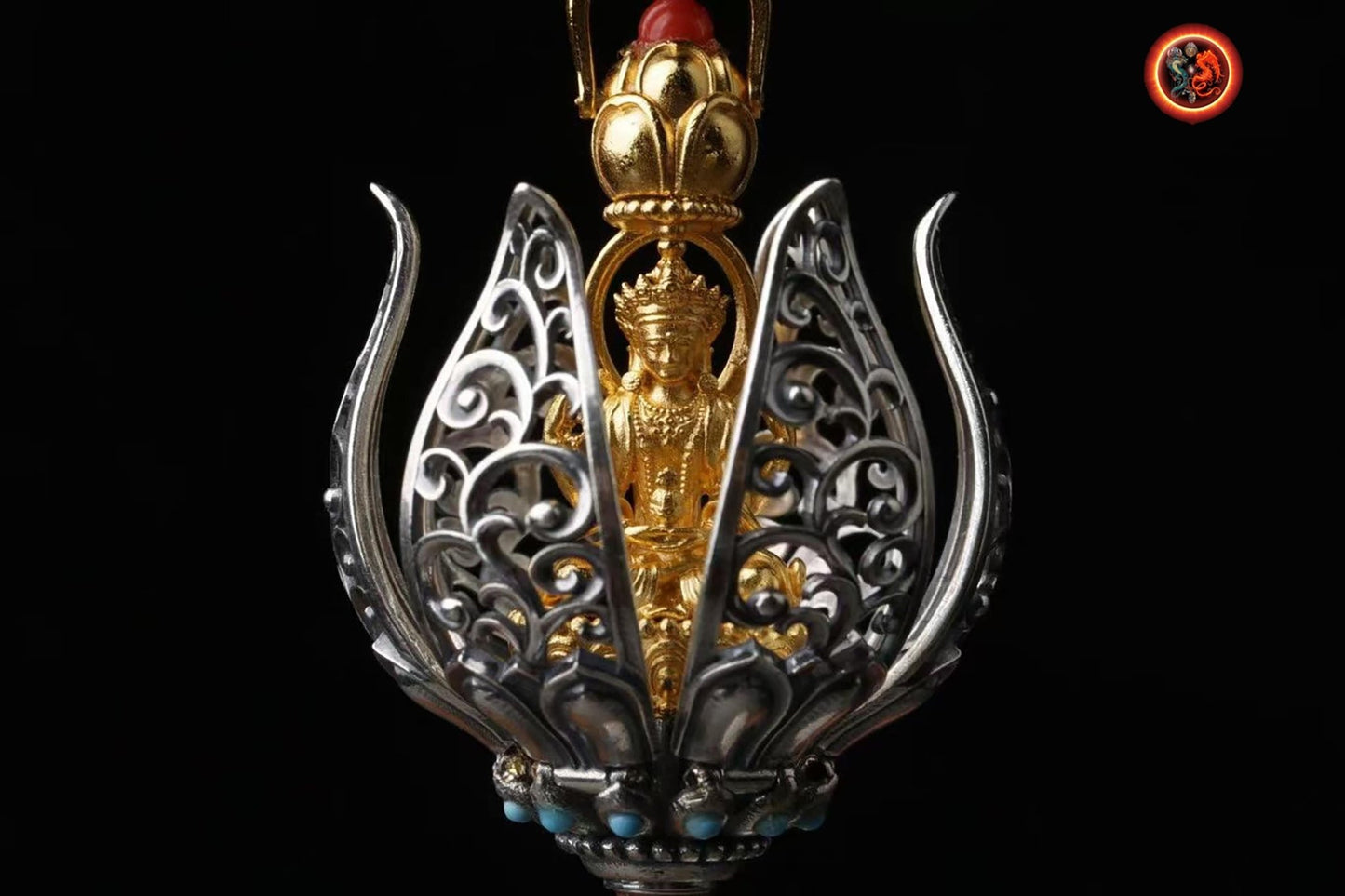 Pendentif Bouddha. Amulette Guan Yin/ Chenrezig, dans un Lotus à 6 pétales. Argent 925, plaqué or 24k pendentif ouvrant. - obsidian dragon
