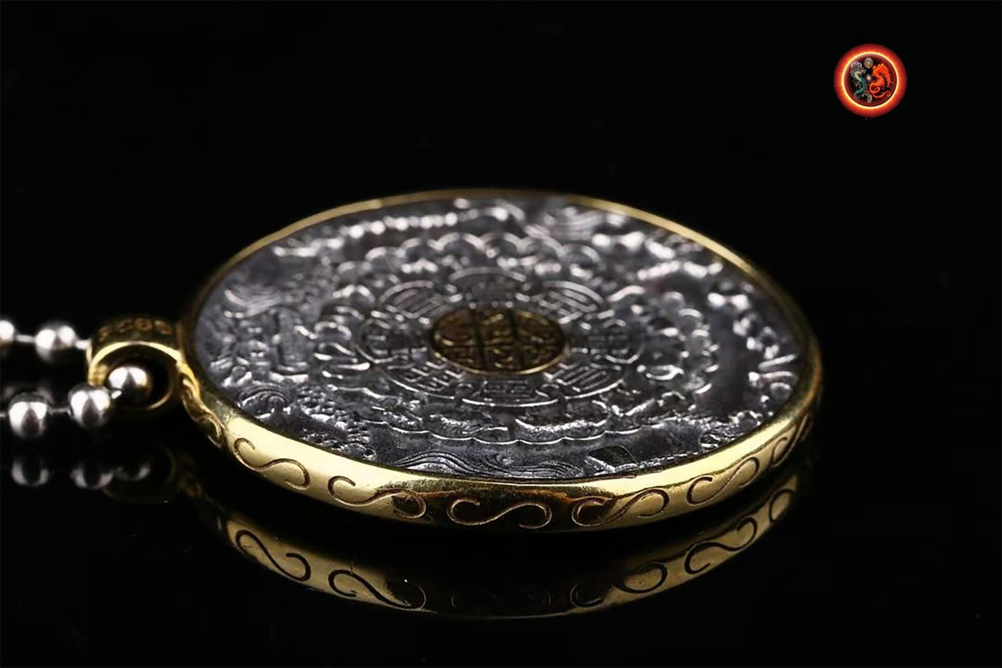 Amulette bouddhiste, protection tibétaine traditionnelle.