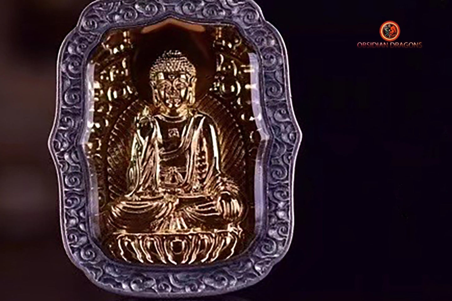 Pendentif bouddha Amitabha. Amulette de protection du bouddhisme vajrayana esoterique tibétain. représentation de Garuda sur la beliere. - obsidian dragon