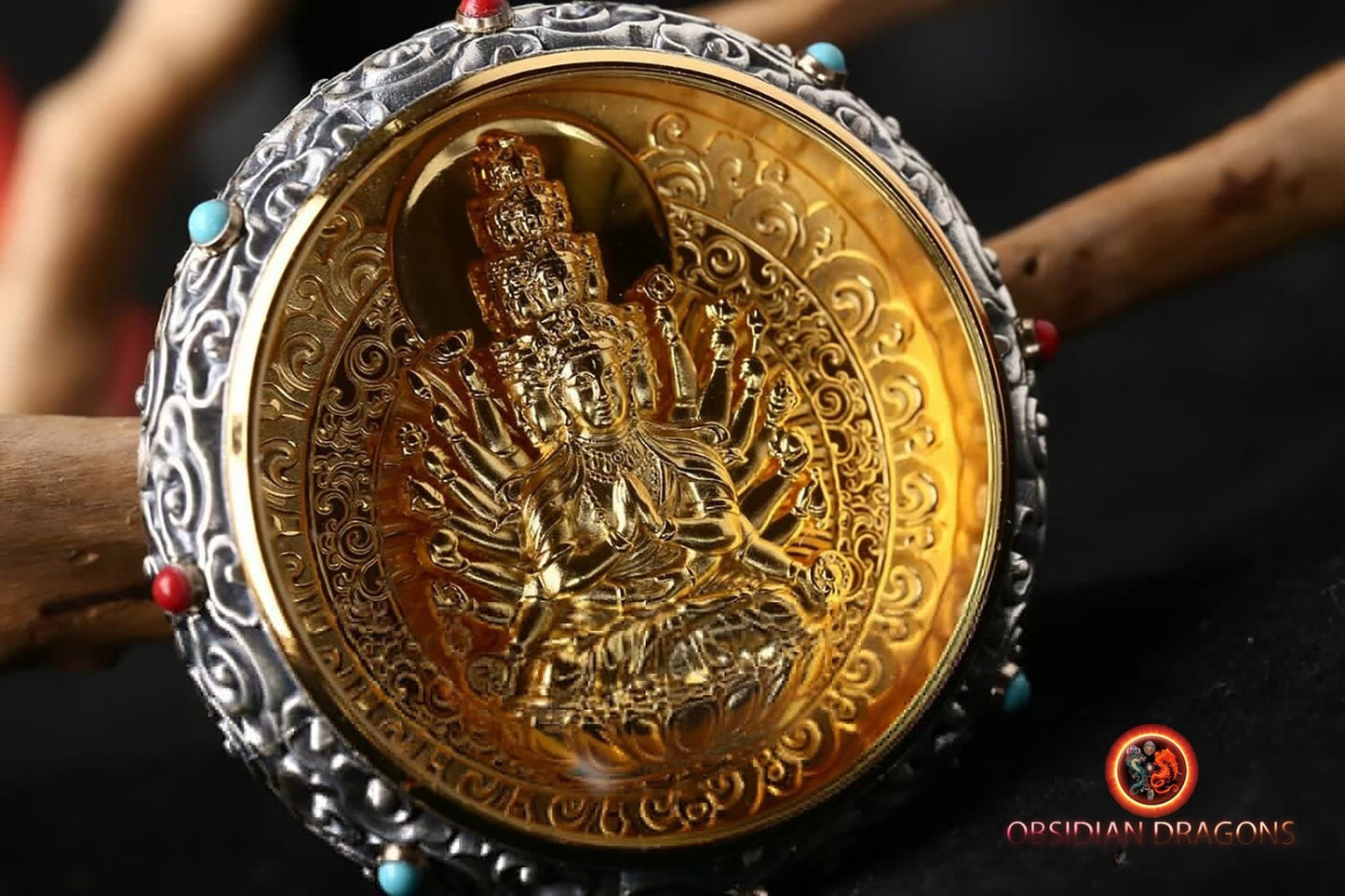 pendentif bouddha, amulette, ghau, gau . Chenrezi, Guan Yin bouddhisme vajrayana tibetain. Argent 925, plaqué or 24k, deux taille - obsidian dragon
