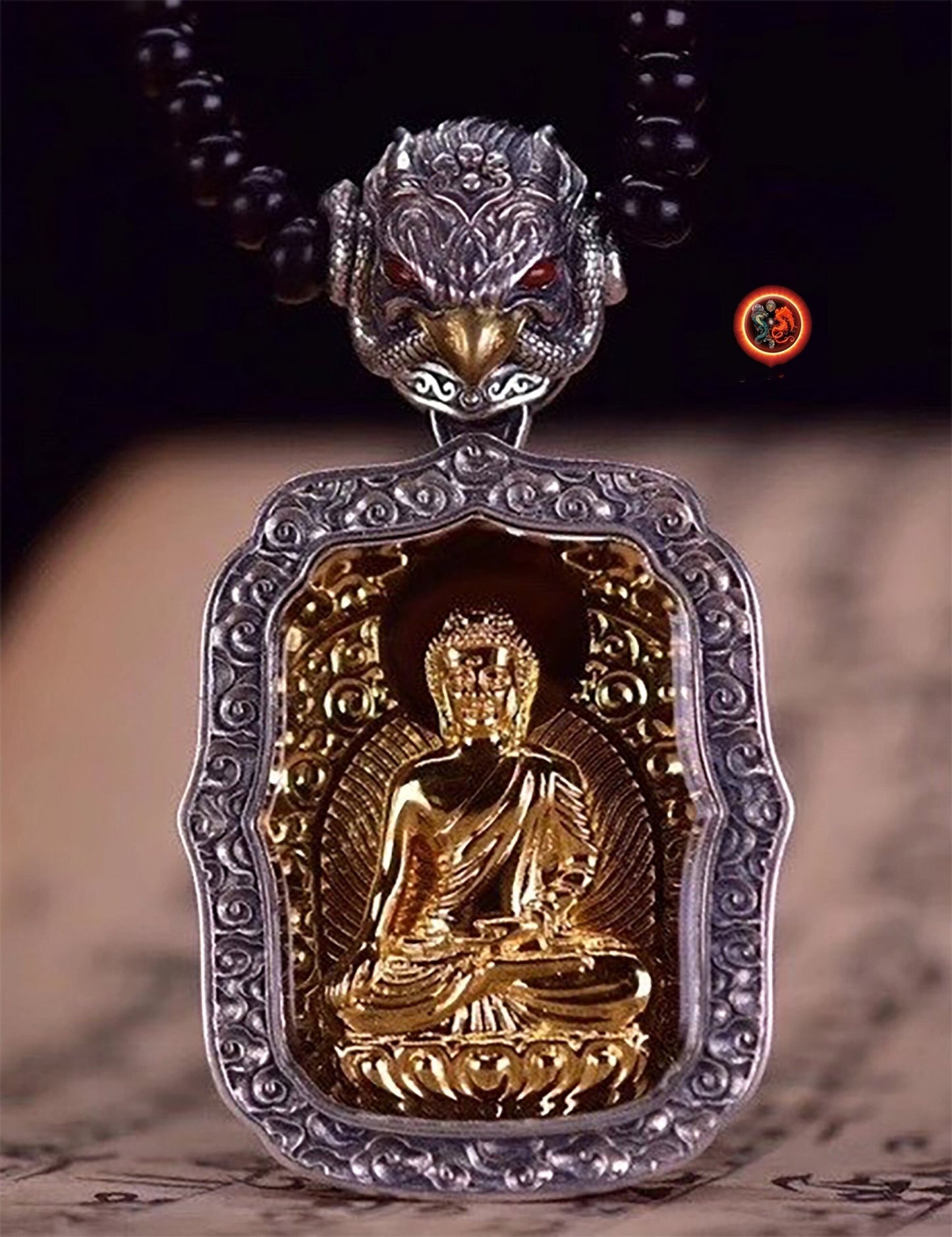 pendentif amulette de protection bouddhiste Bouddha Vairocana mala de prière et méditation 108 perles, argent 925 or 18K bélière Garuda - obsidian dragon