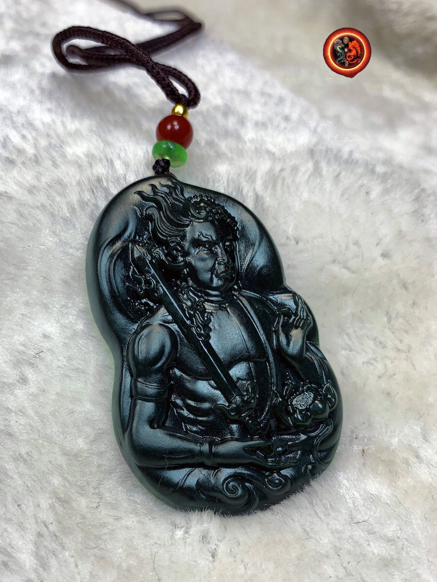 Pendentif bouddha en jade.Bouddha Acala- Bouddha Sakyamuni. Jade naturel expertisé. Entièrement réalisé artisanalement, pièce unique. - obsidian dragon
