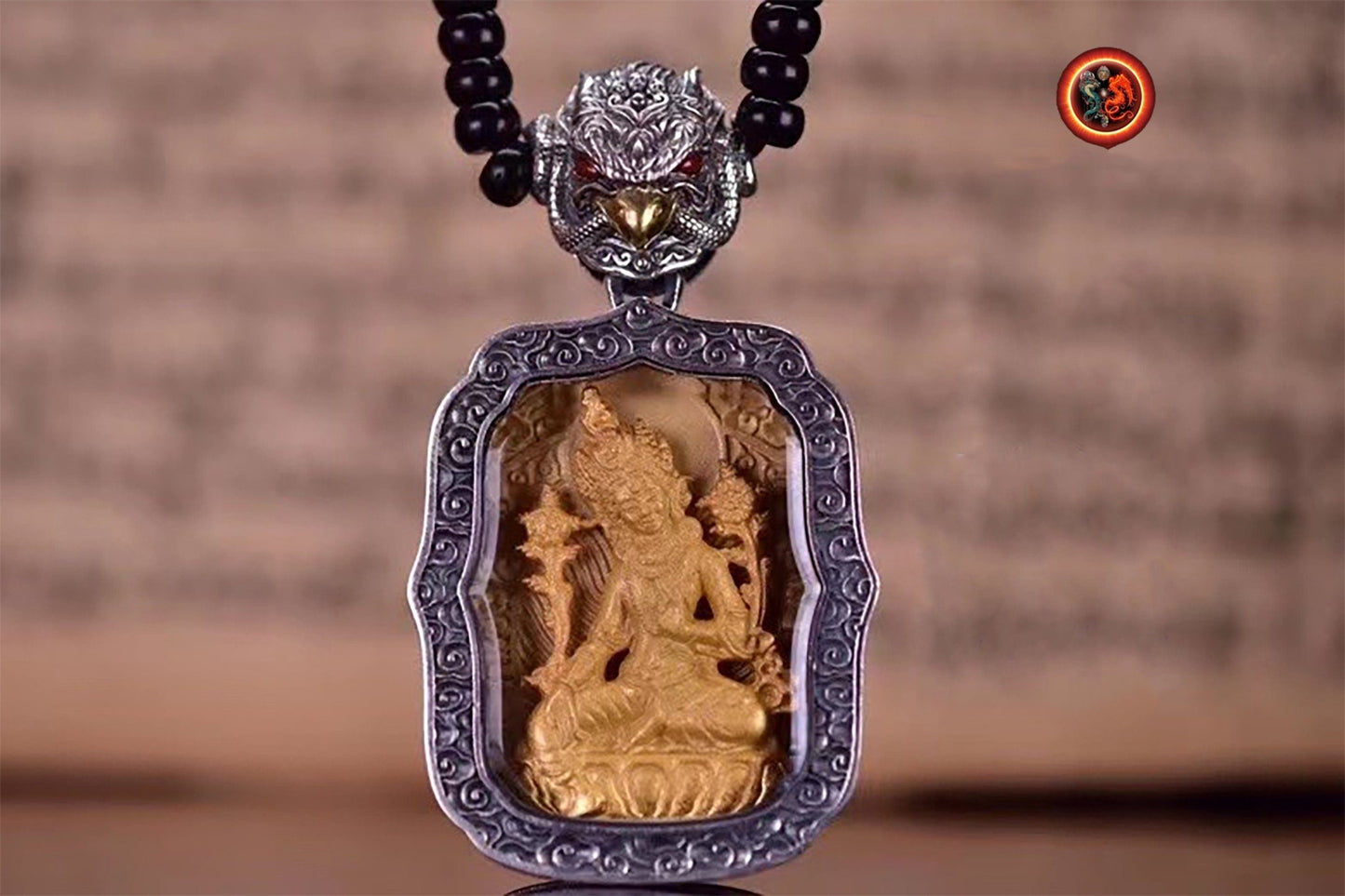 pendentif amulette de protection bouddhiste bouddha Tara Blanche mala de prière et méditation 108 perles, argent 925 or 18K bélière Garuda - obsidian dragon