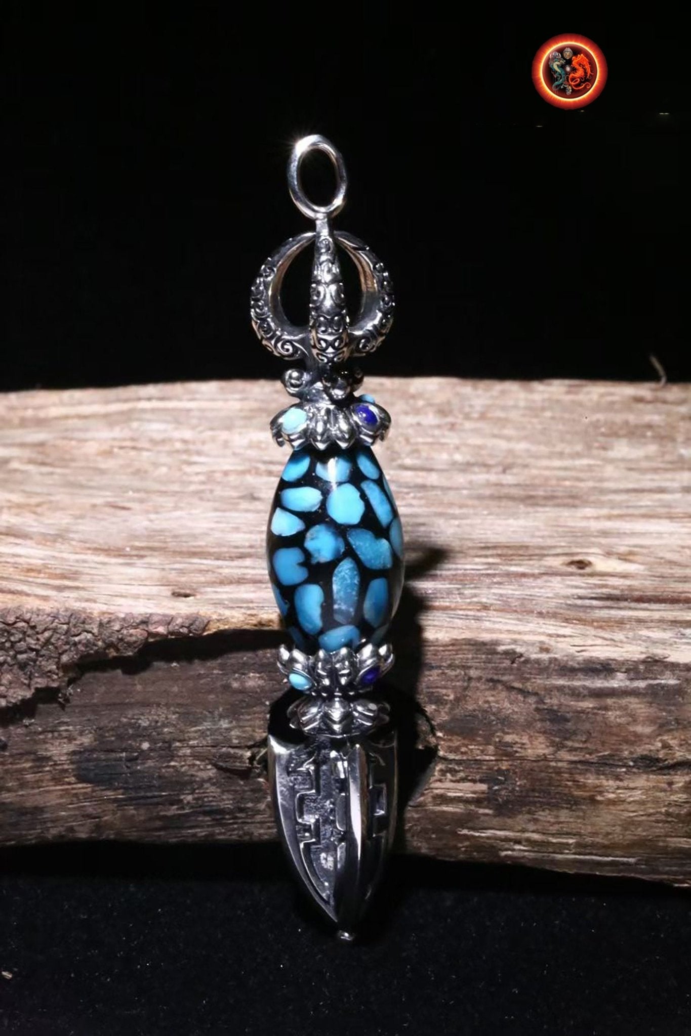 pendentif phurba bouddhiste. Bouddha. bouddhisme tibetain vajrayana. Dague pour vaincre les demons. argent, turquoise - obsidian dragon